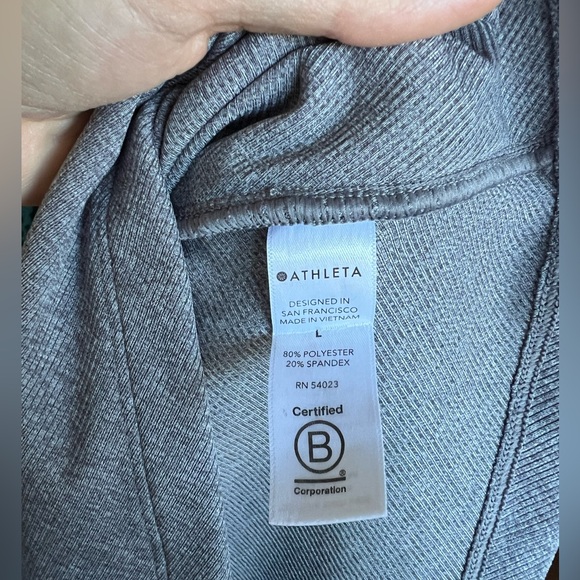 Athleta Workout Top - Picture 4 of 4